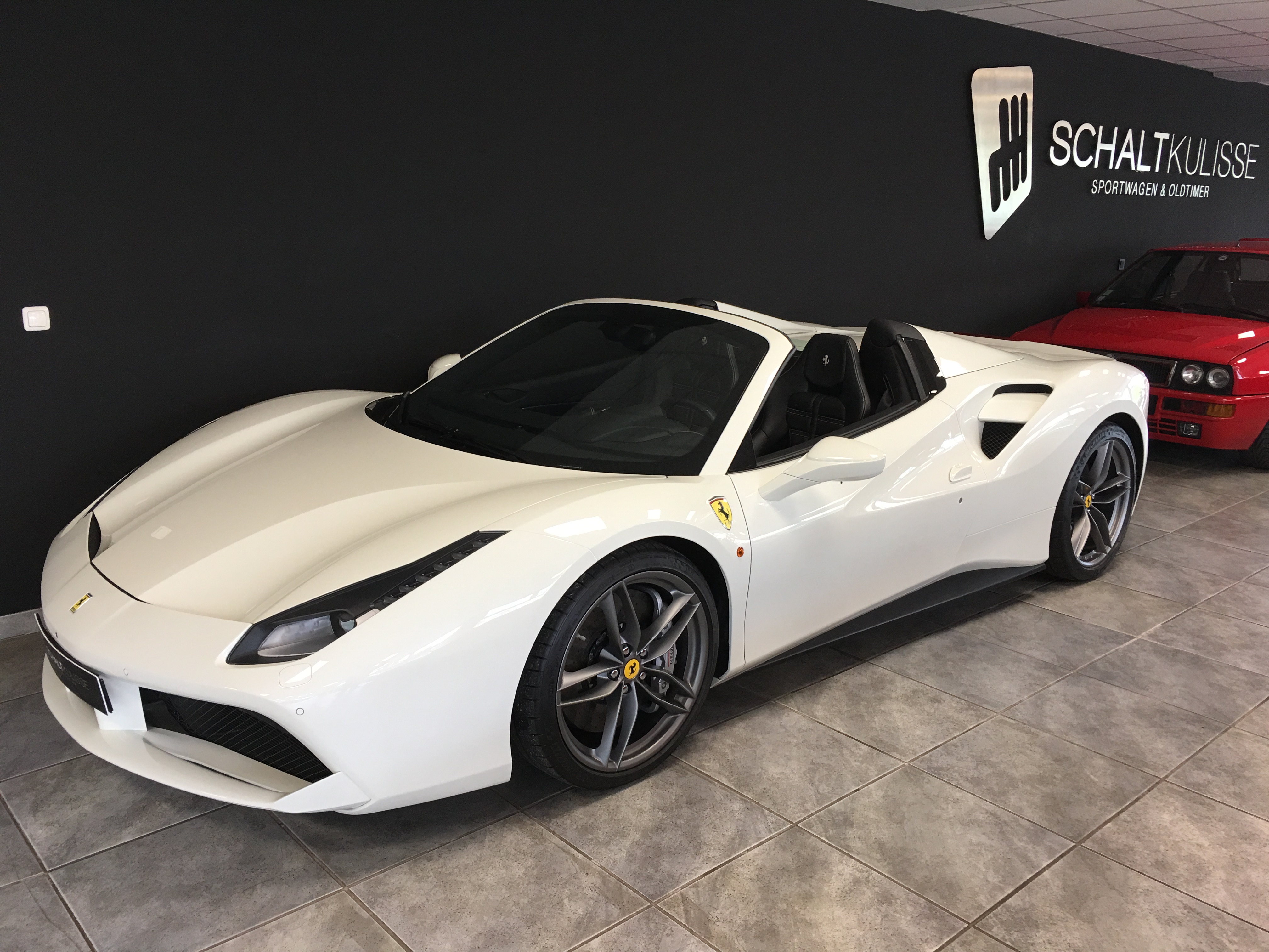 https://www.sportwagen-versicherungen.de/wp-content/uploads/Ferrari_488_Spider_1.jpg