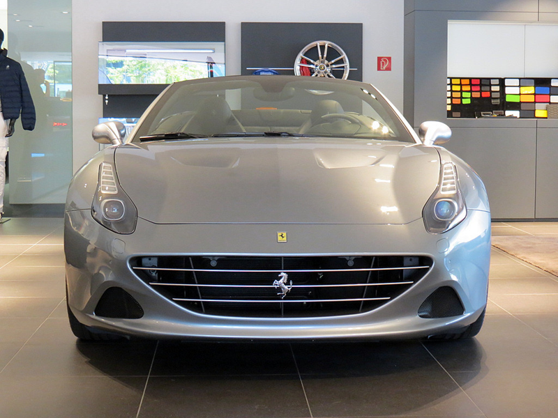 https://www.sportwagen-versicherungen.de/wp-content/uploads/Ferrari_California_T_1.png