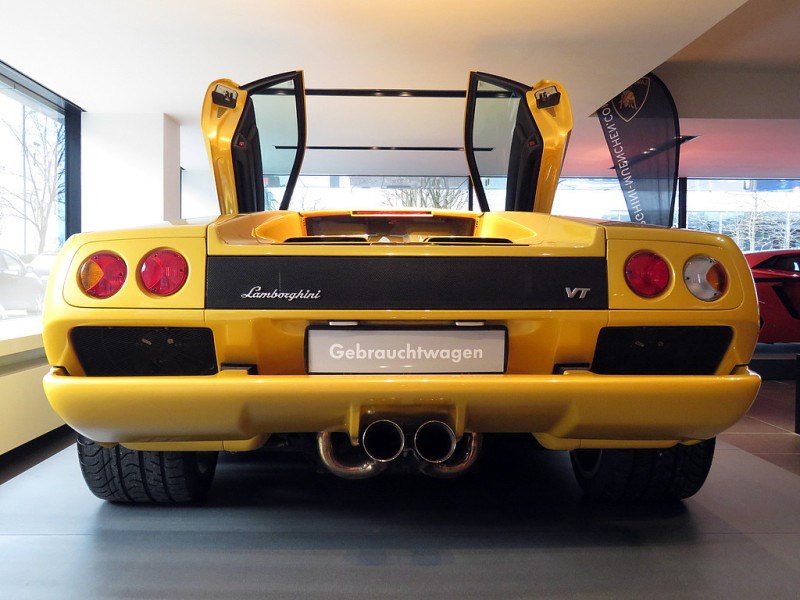 https://www.sportwagen-versicherungen.de/wp-content/uploads/Lamborghini_Diablo_VT_6.0_2.jpg